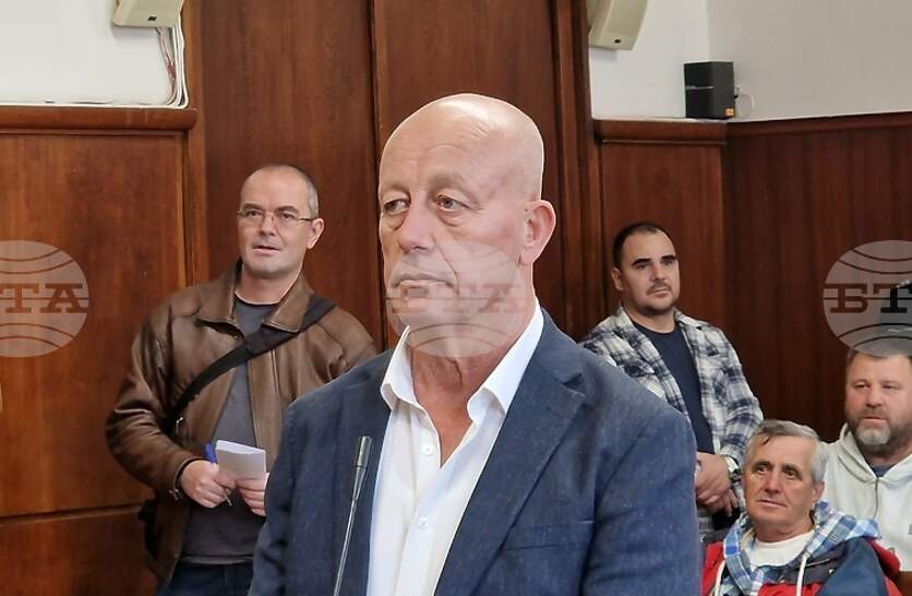 Апелативният съд в Пловдив отложи делото, с което кметът на община Минерални бани Мюмюн Искендер оспорва отстраняването си от длъжност