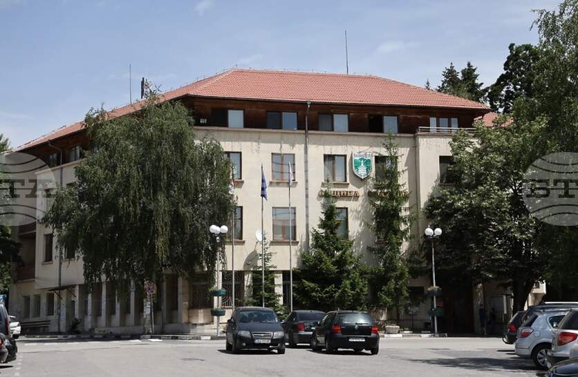 Общинският съвет в Златица прие нова наредба за управление на отпадъците и актуализация на бюджета към 30 септември 2025 година