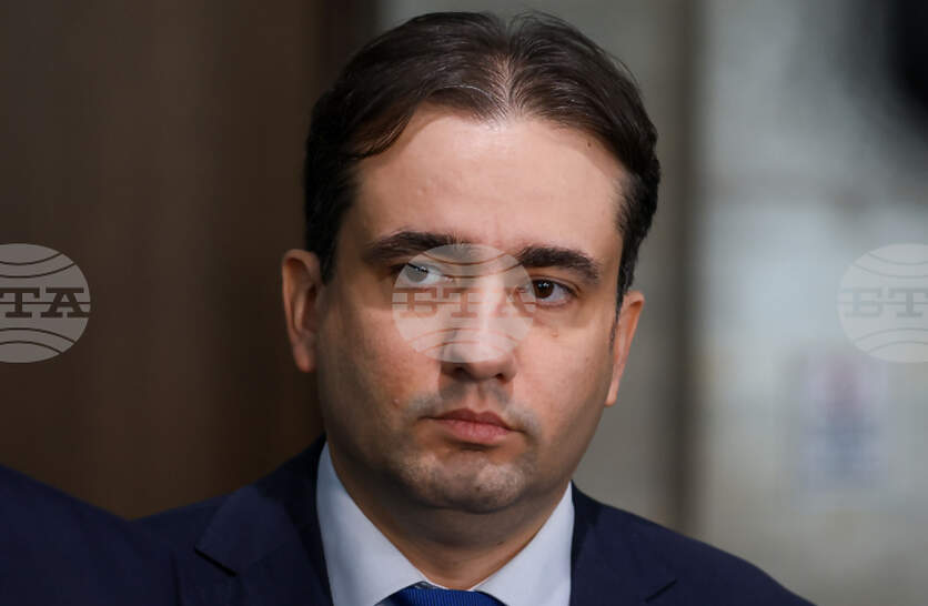 Имаме информация, че бившият външен министър Мария Габриел е разговаряла с Великобритания за изваждане на лица от санкционния им списък