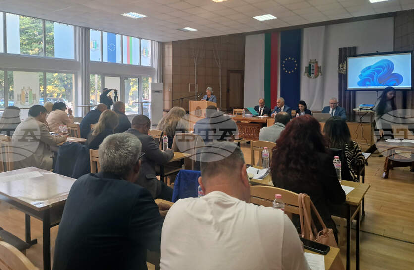 Общинският съвет в Кубрат разреши дружеството „Кубратска гора“ да си закупи машина за дърводобив