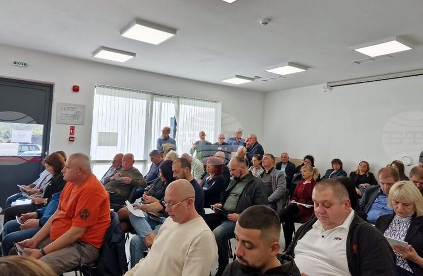 В централната градска част на Монтана ще бъдат поставени забранителни табели за движение на електрически тротинетки, реши Общинският съвет