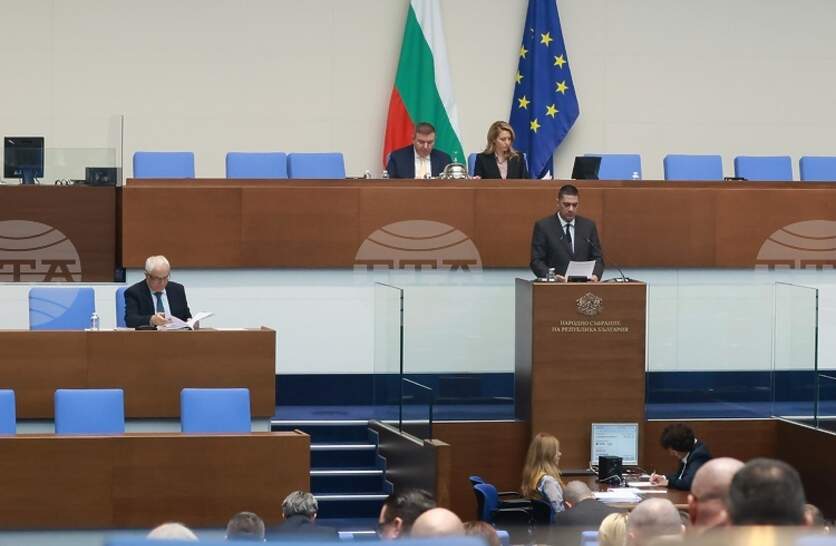 Парламентът увеличи с две години пределната възраст за служба на военнослужещите, неупражнили правото си на пенсия