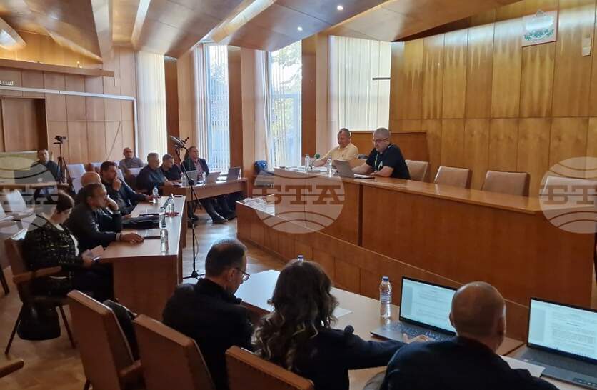 Общинските съветници в Елена одобриха отпускането на 674 000 лева заеми от общинския бюджет за авансови плащания по проекти