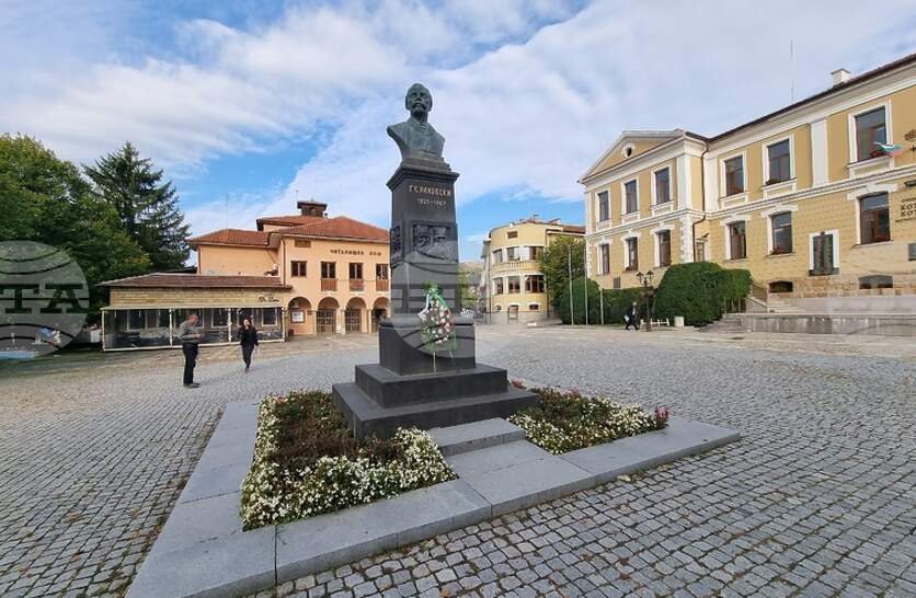 Котел ще чества Деня на будителите и празник на града с концерти, изложби и вечерна заря