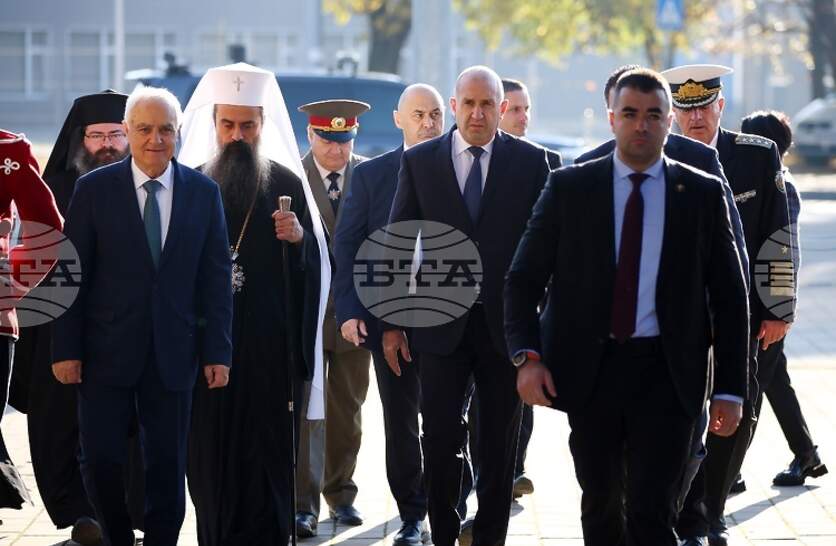 Управляващите посрещнаха с фанфари конвергентния доклад, но с мълчание и свити платна срока за внасяне на бюджета