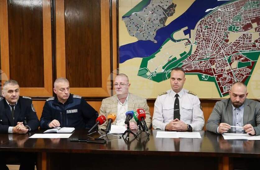 ��� � ���� ������ 1103 �������� �� 2131 ������������, 244 �� ��� �� �������� � ���������, � 65 � ������� �������