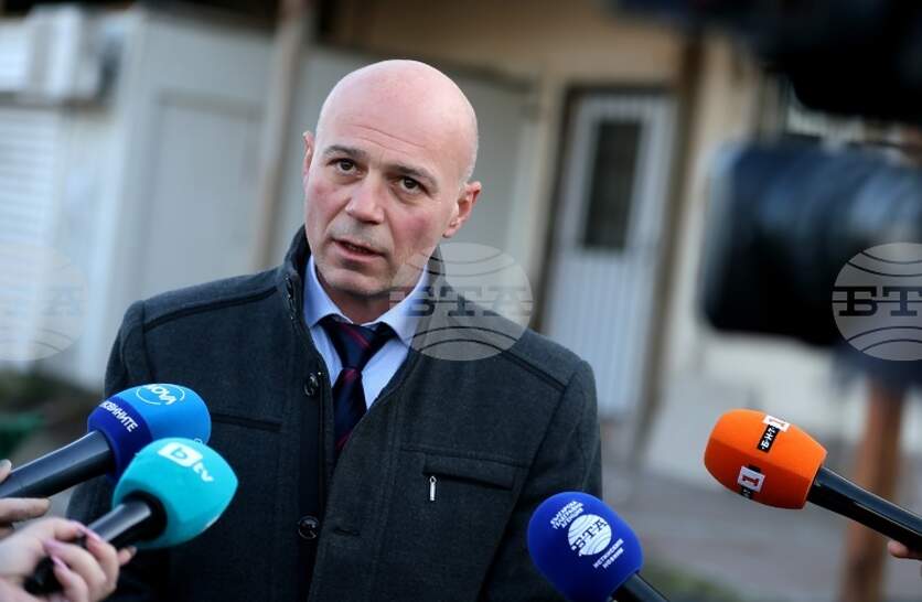 ����� ����� �� ��������� �� ��� 400 �� ����� �� ������� ��� �������� �� ������������� �������� ��� 100 ������ ����