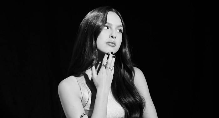 ������ ������� ��������� ����� �� ����� "You Seem Pretty Sad for a Girl So in Love" � ����� ������� �����