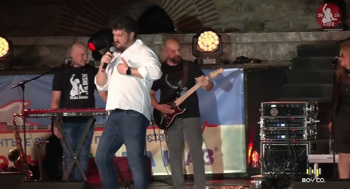 ��� �� �������: Doctor Rock ������ � ����� ������ � ��������� �� Led Seven � ���� �������